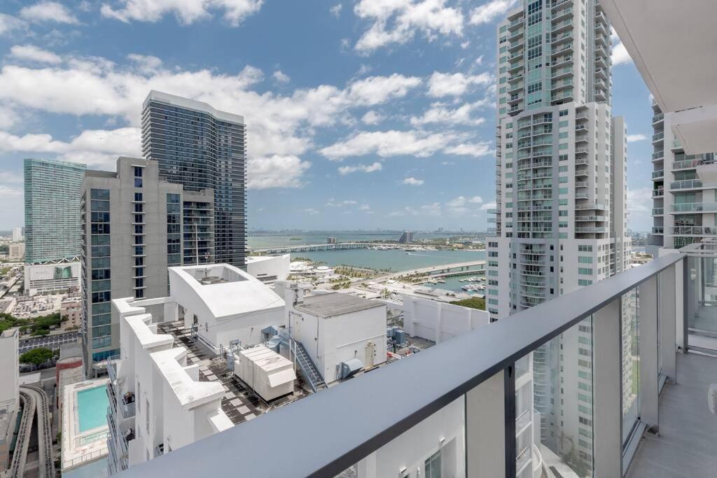 Amazing 2 Bedroom 30Th Floor Downtown Free Parking Miami Exterior foto